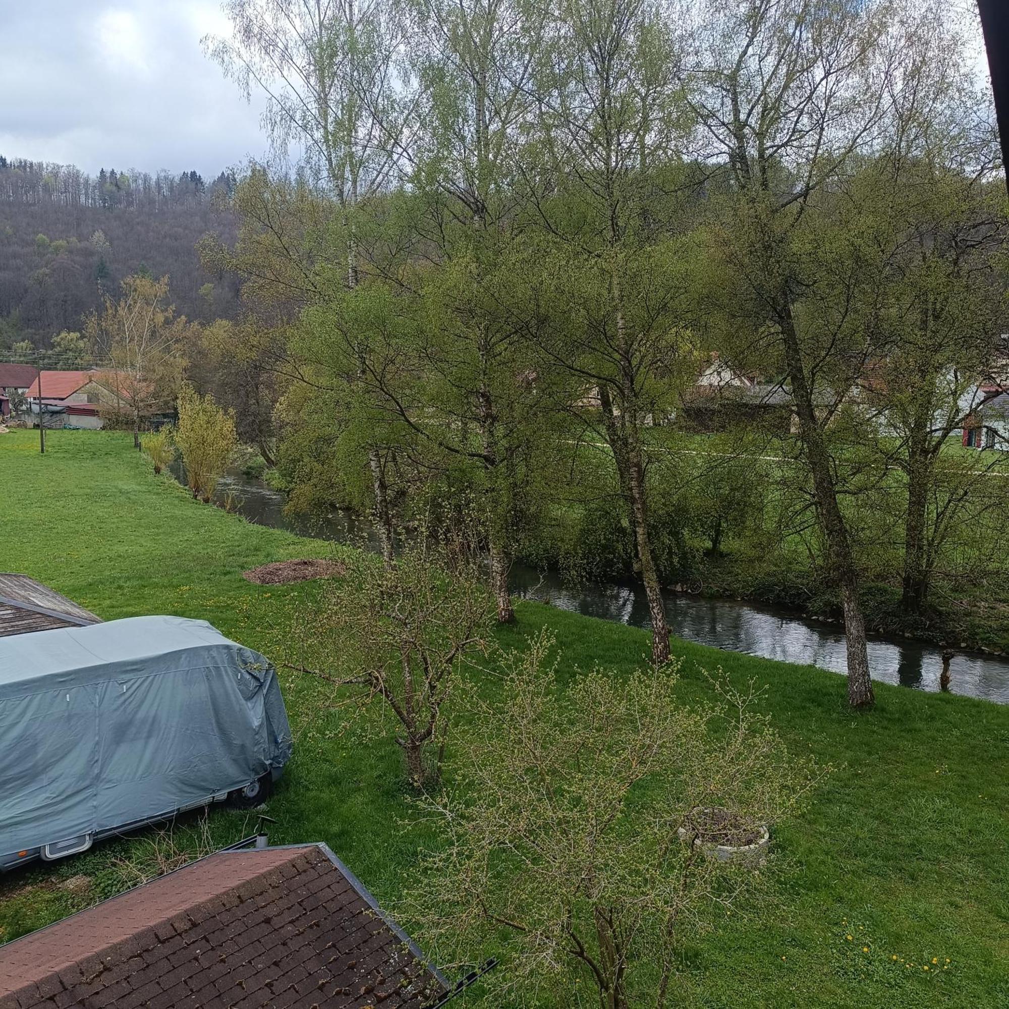 Burgenwelt Im Wilden Sueden Appartement Münsingen Buitenkant foto